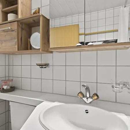 A302 By Interhome