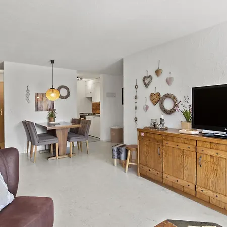 A302 By Interhome *