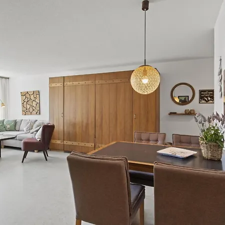 A302 By Interhome *