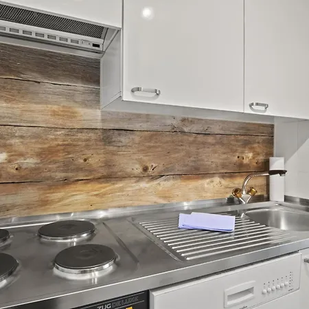 A302 By Interhome *